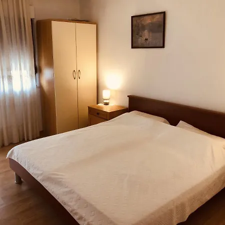 Apartment Palada House With A Private Pool Marina