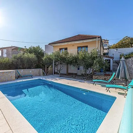 Apartment Palada House With A Private Pool Marina