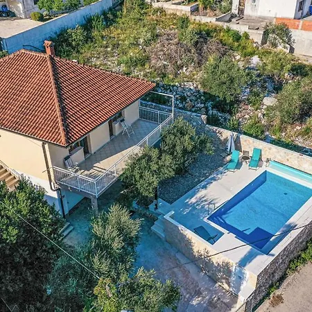 Apartment Palada House With A Private Pool Marina