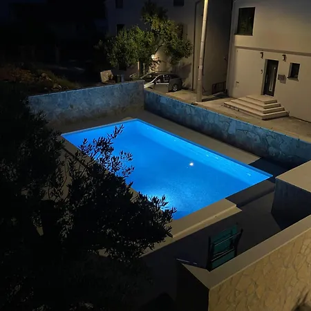 Apartamento Palada House With A Private Pool *