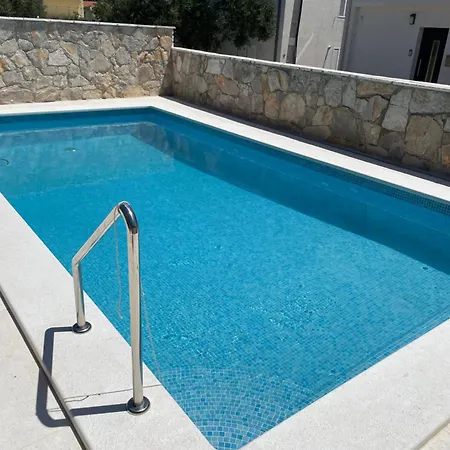 Apartamento Palada House With A Private Pool