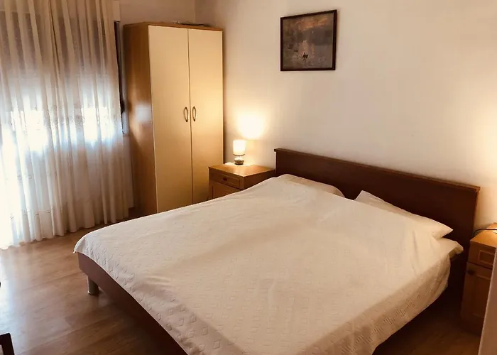 Apartamento Palada House With A Private Pool Marina