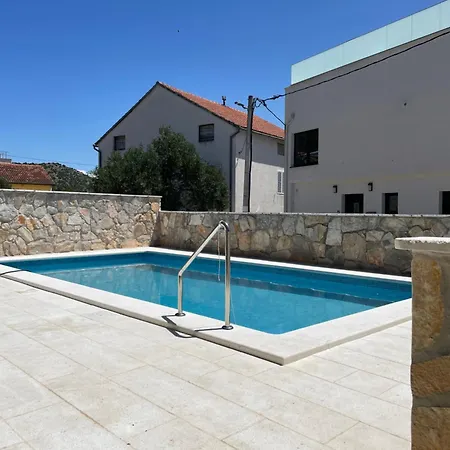 Palada House With A Private Pool Daire Marina