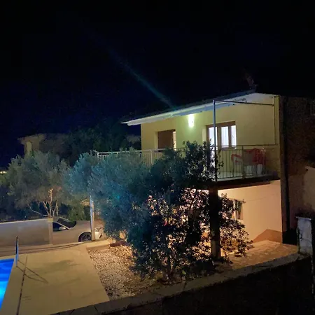 Palada House With A Private Pool * Marina (Bossoglina)