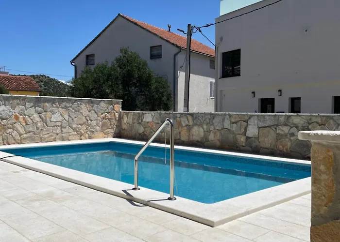Palada House With A Private Pool Apartman Marina