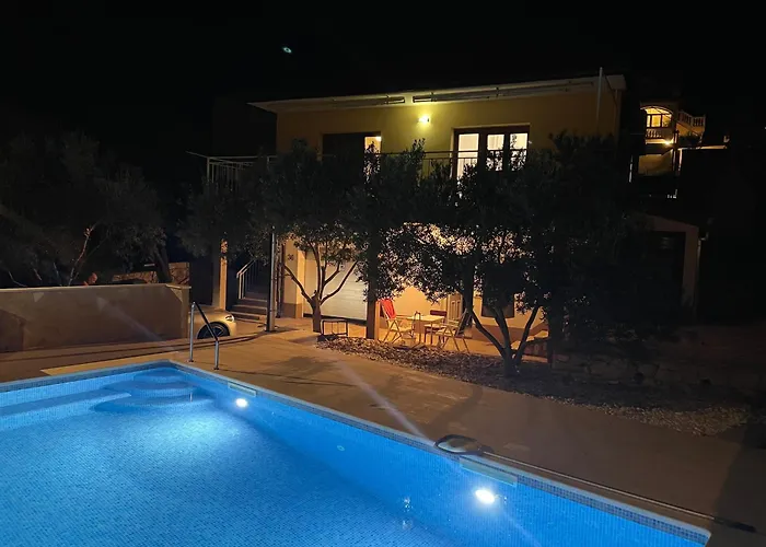 Palada House With A Private Pool Apartman Marina